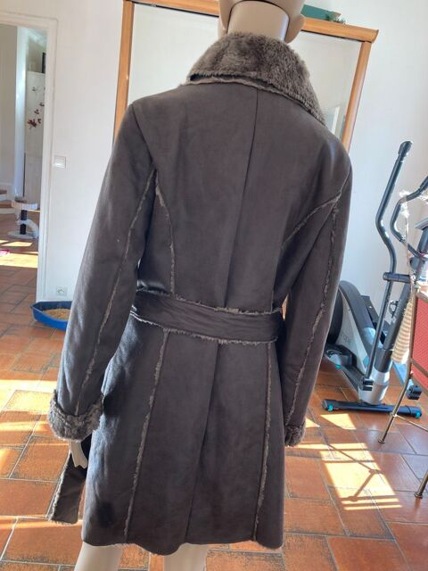 Manteau de fausse-fourrure marron 30 Artigueloutan (64)