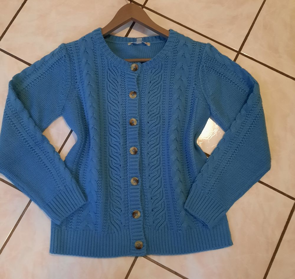 Gilet pull belle couleur bleu &agrave; motifs T 38 - 40 ou 40 neuf Vêtements