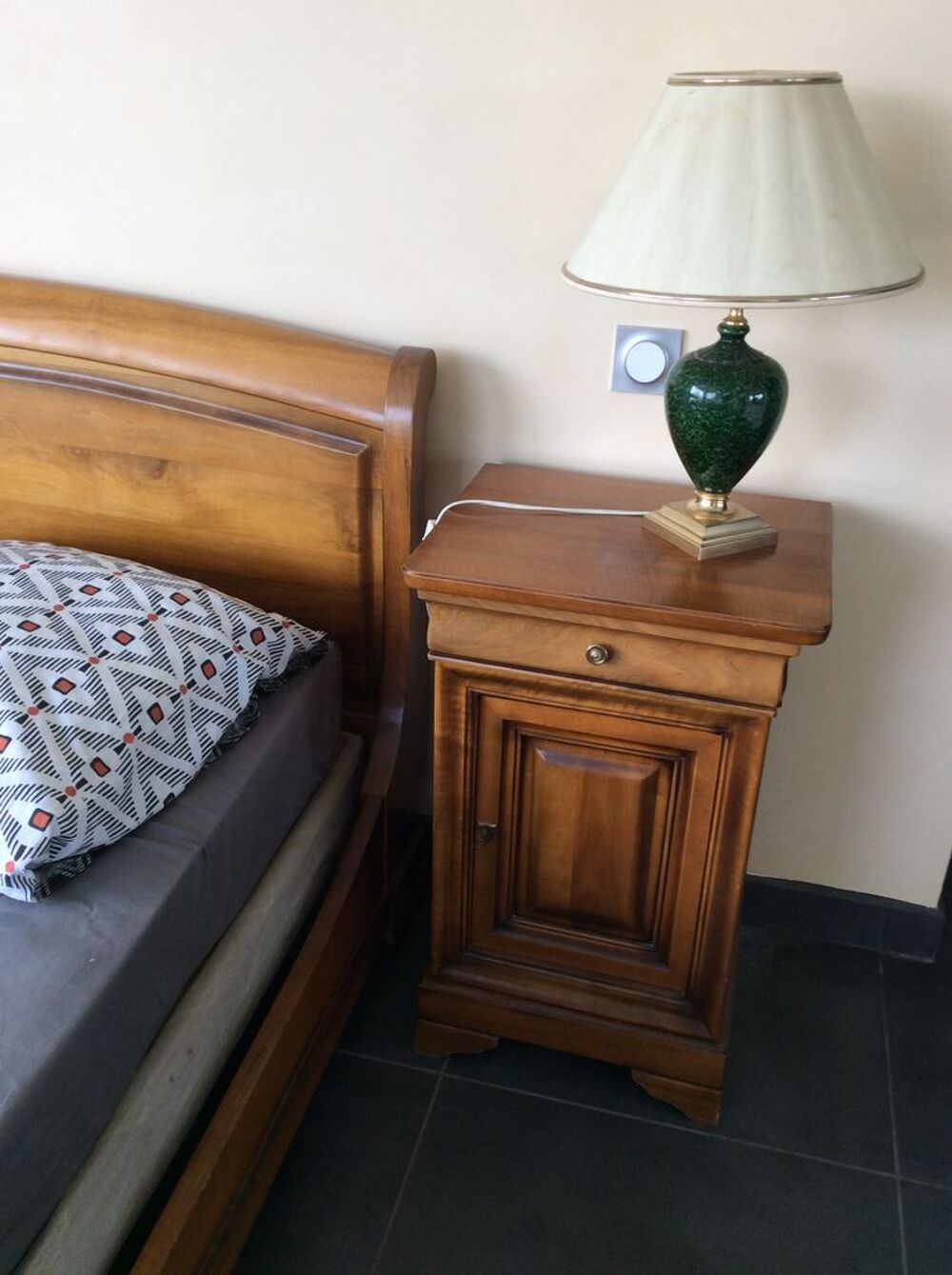 chambre style louis philippe en merisier massif Meubles