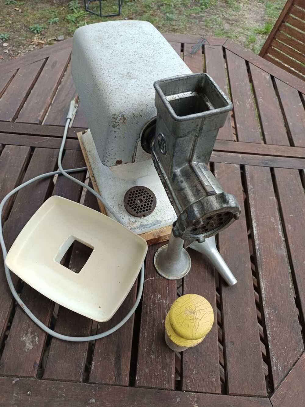 H&acirc;choir &agrave; viande Electroménager