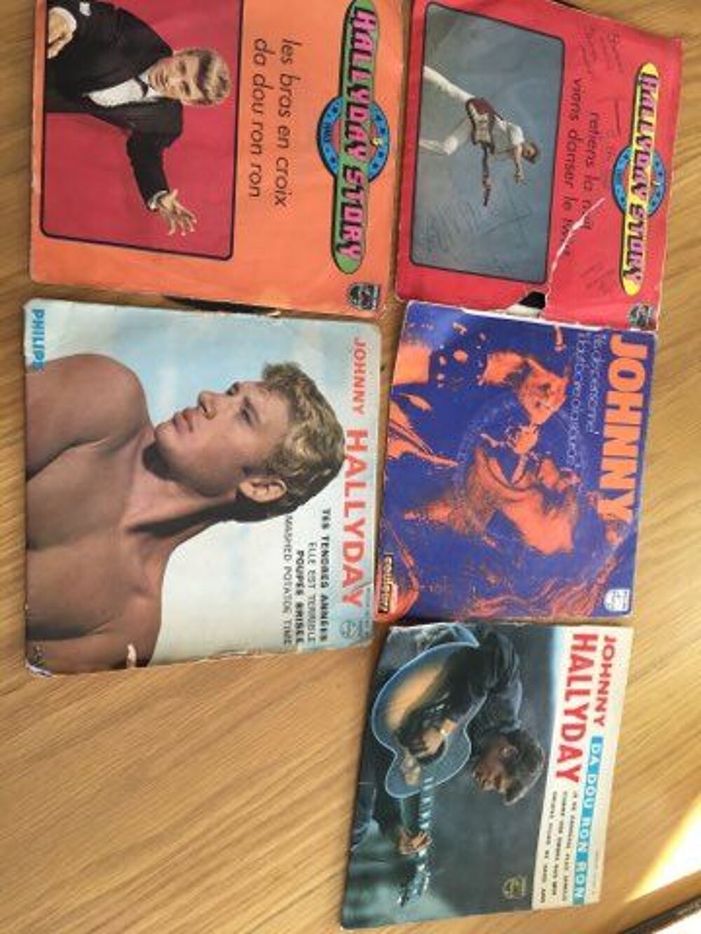 Lot de 45 tours johnny Hallyday CD et vinyles
