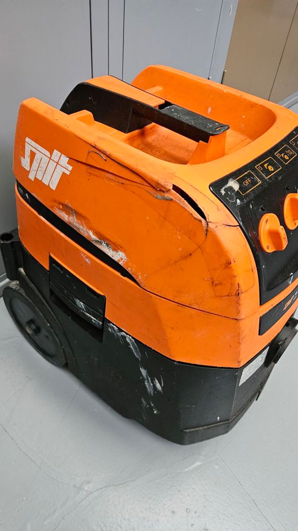 Aspirateur professionnel SPIT 1630P
Bricolage