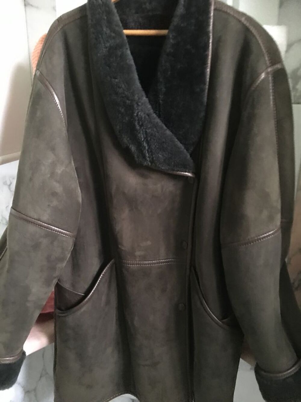Veste /peau lain&eacute;e femme Vêtements