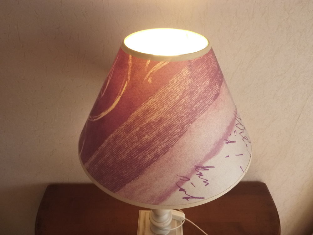 grande lampe blanc &eacute;cru rose mauve Décoration