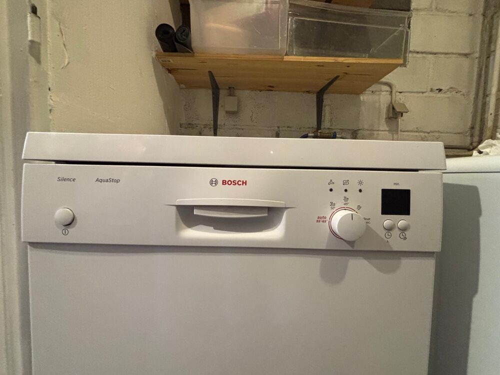 Lave-vaisselle Bosch Silence+ ? Excellent &eacute;tat 200€
Electroménager