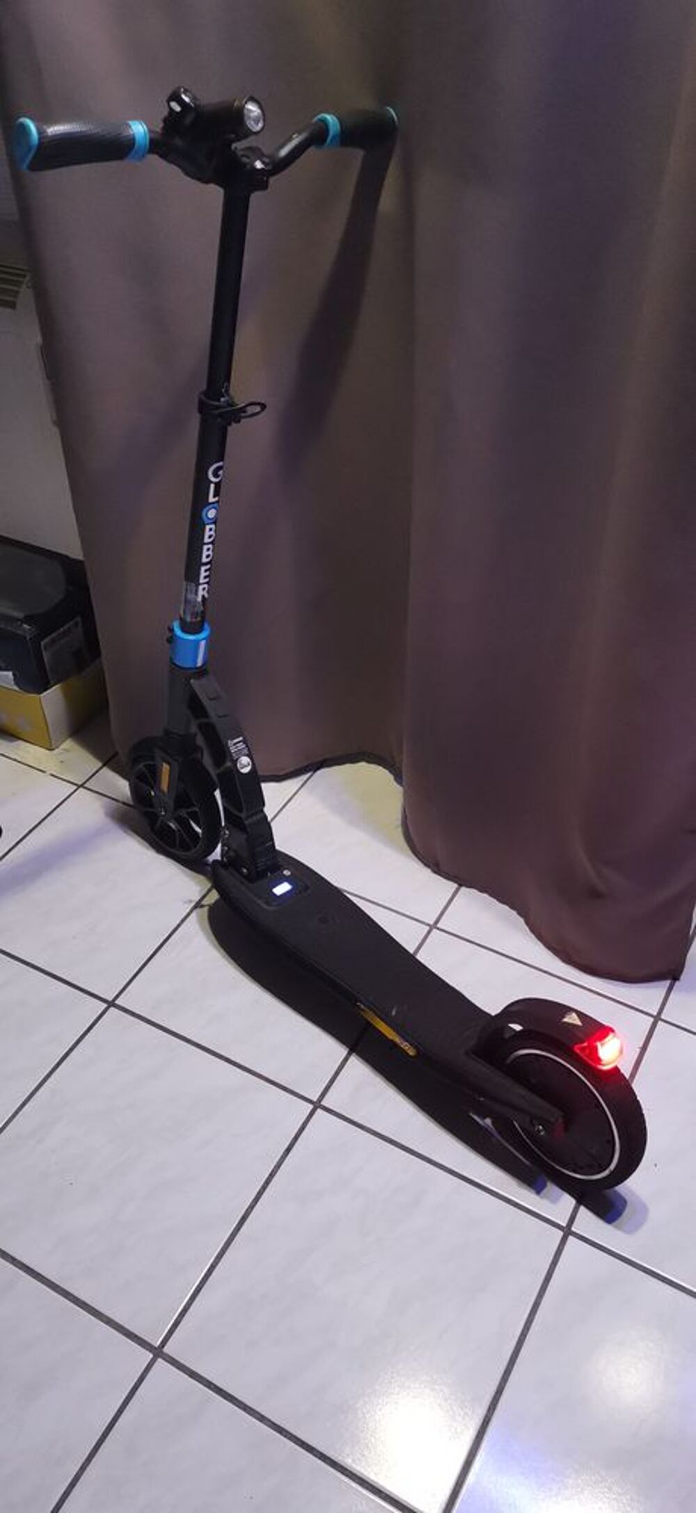 TROTINETTE ELECTRIQUE Jeux / jouets