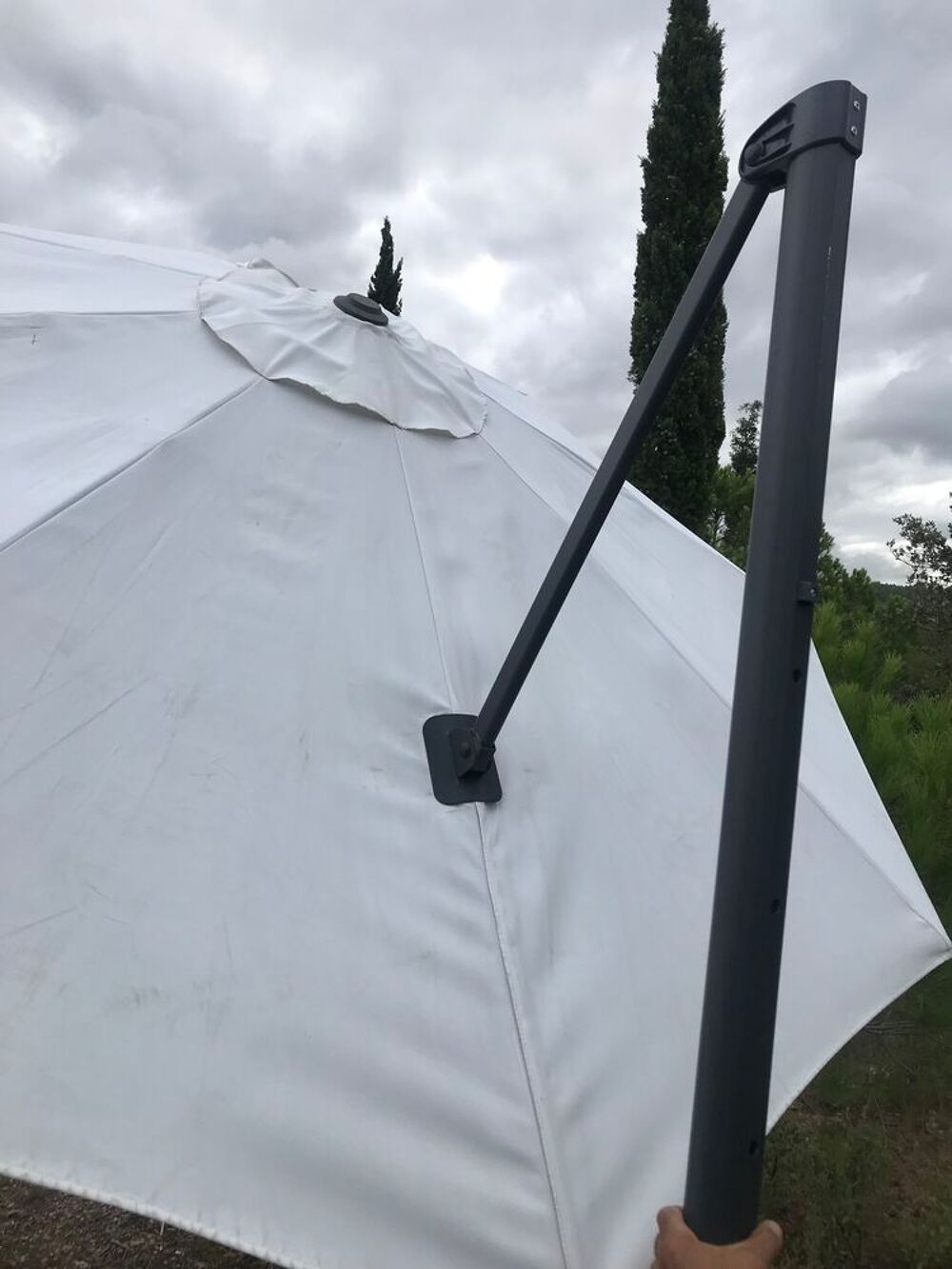 Parasol d&eacute;port&eacute; pour terrasse 3,60m Bon &eacute;tat Jardin