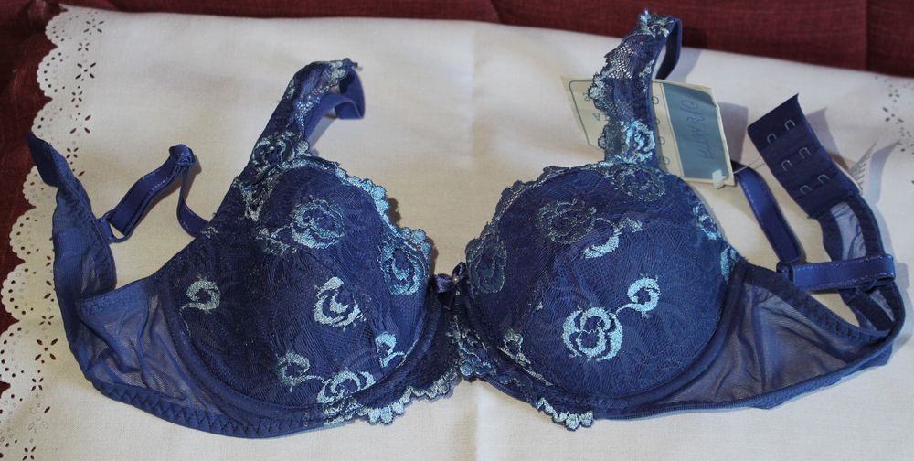 LINGERIE FINE : SOUTIEN-GORGE NEUF AVEC ETIQUETTE 90 A Vêtements