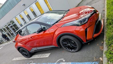 Toyota C-HR Hybride 2.0L Premi&egrave;re 2020 occasion Nantes 44000