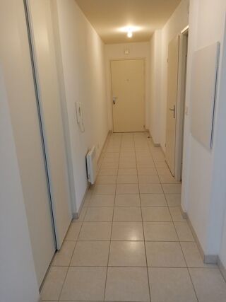  Appartement à louer 4 pièces 80 m²