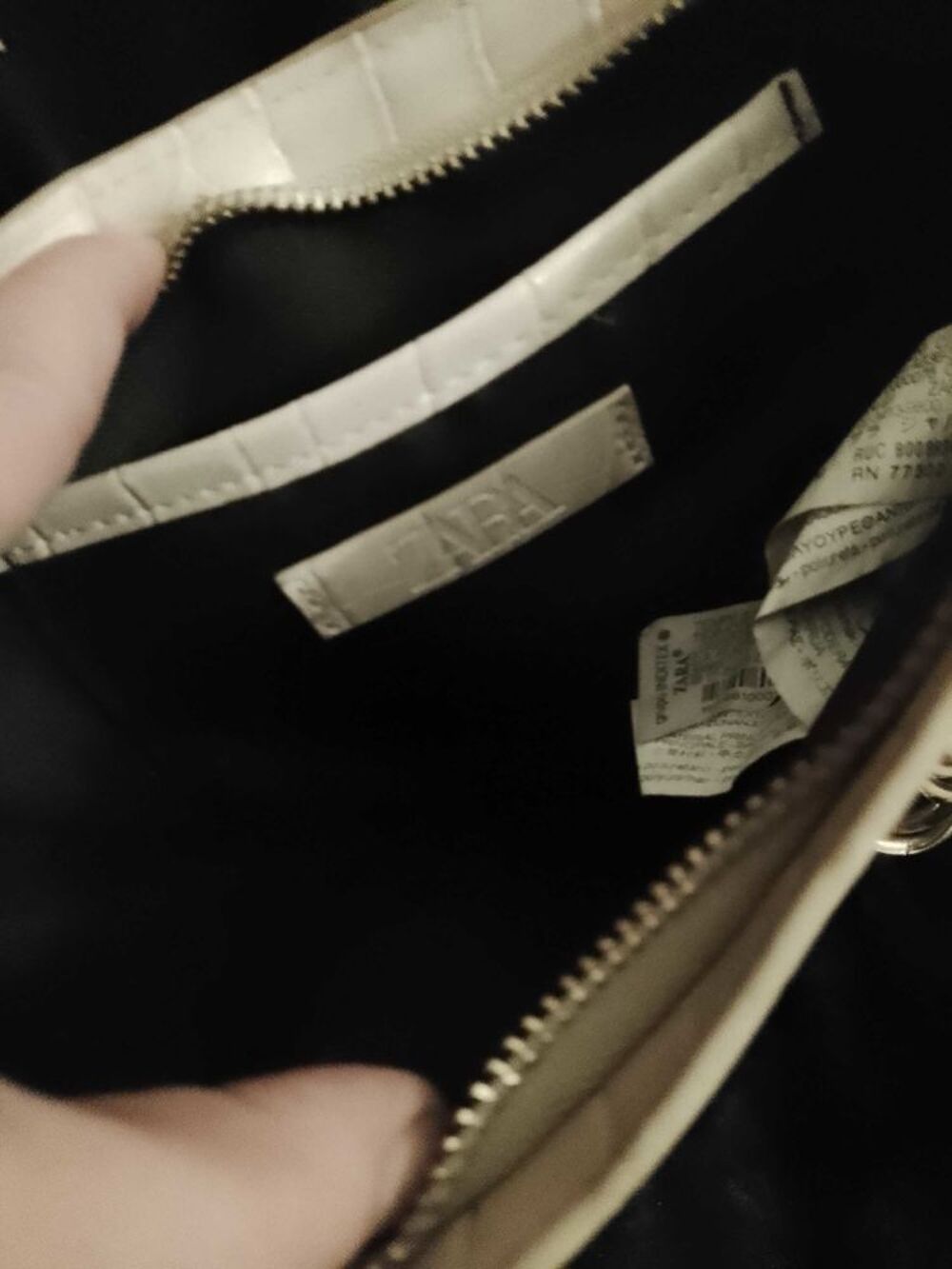 sac &agrave; main cr&egrave;me anse en m&eacute;tal Dor&eacute; Zara. Maroquinerie