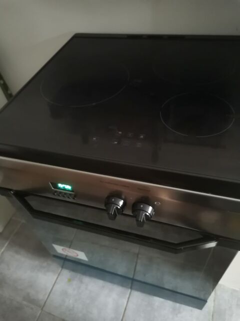 Cuisinire INDESIT VITROCERAMIQUE 450 Melz-sur-Seine (77)