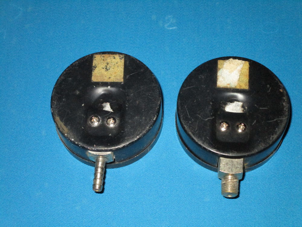 DEUX MANOMETRES COMPRESSION TESTER-FUEL PUMP PRESSURE 