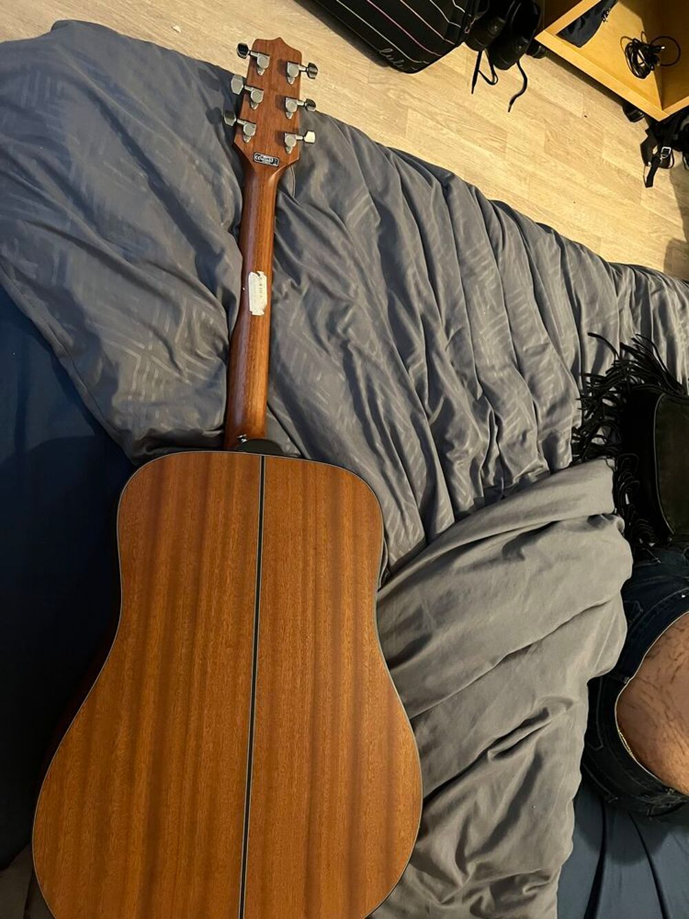 Vend guitare fender et guitare folk takamine &eacute;tat nickel Instruments de musique