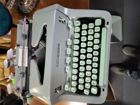 Machine à écrire vintage 50 Salon-de-Provence (13)