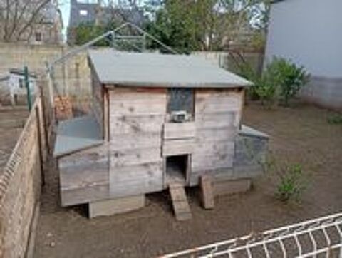   poulailler pour 6 poules 