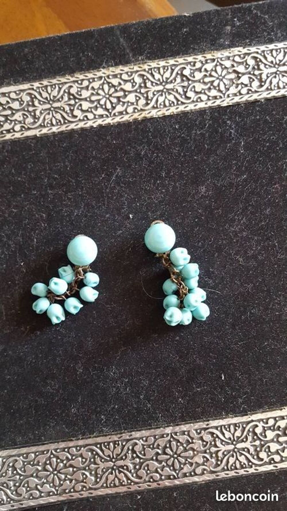 boucles d oreilles vintage ann&eacute;e 60
Bijoux et montres