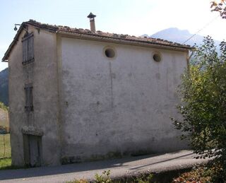  Remise / Grange à vendre 5199 m²