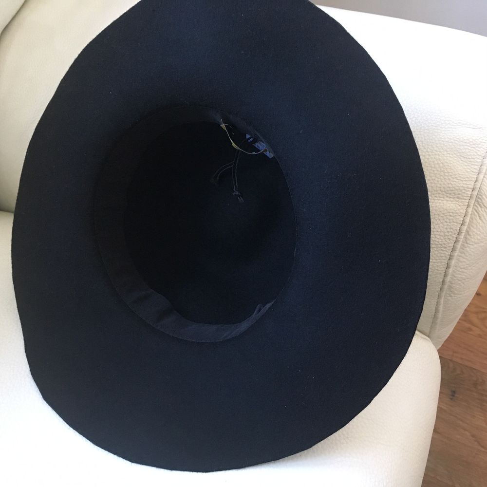 Capeline noire "Bocage" Vêtements