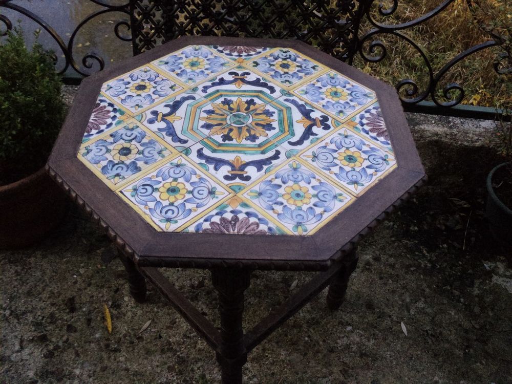 
Table Bois C&eacute;ramique Hispano Mauresque XIXeme. 
Meubles