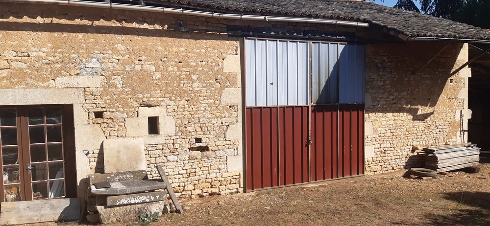   garage pour hivernage camping car, caravane. 