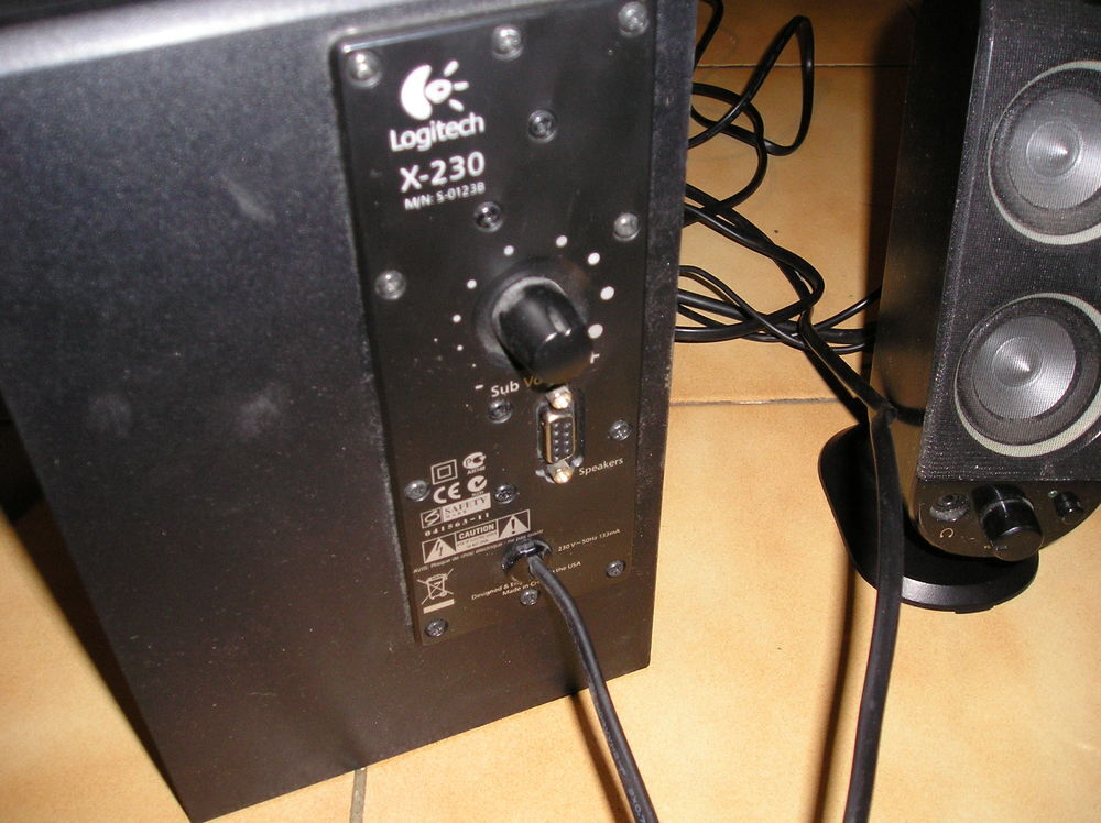 Logitech X-230 Enceintes 2.1 pour PC 
Matériel informatique