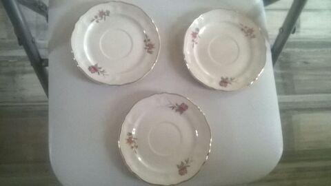 3 soucoupes ouvrag�es
Orchies Moulins des Loups
En fa�ence 3 Talange (57)