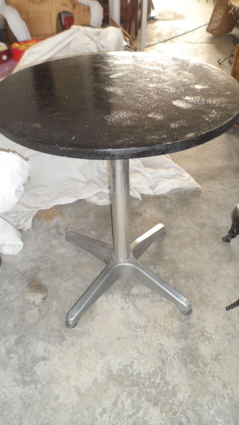 Gu�ridon pied en inox 70 Uchaux (84)