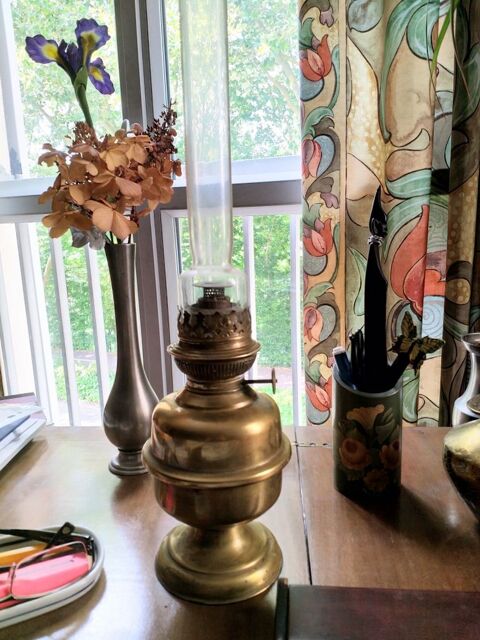 Lampe  ptrole, ancienne en laiton 29 Chartres (28)