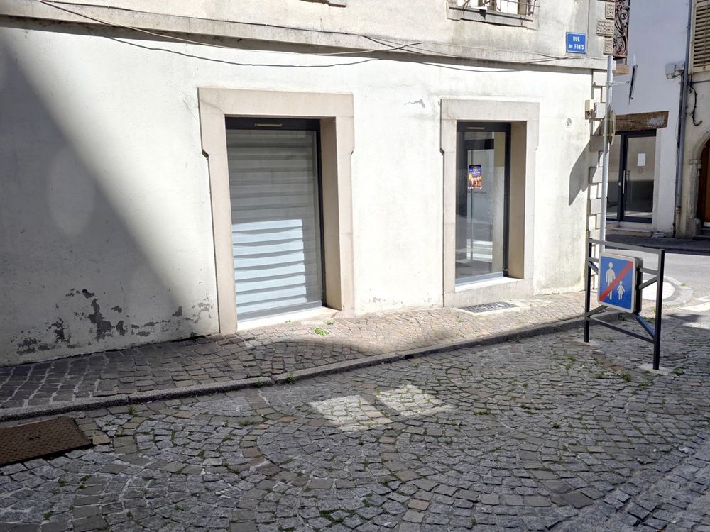   Saint Nicolas de Port, local commercial refait à neuf, 26 m², entrée indépendante, rue à fort passage. Saint-nicolas-de-port