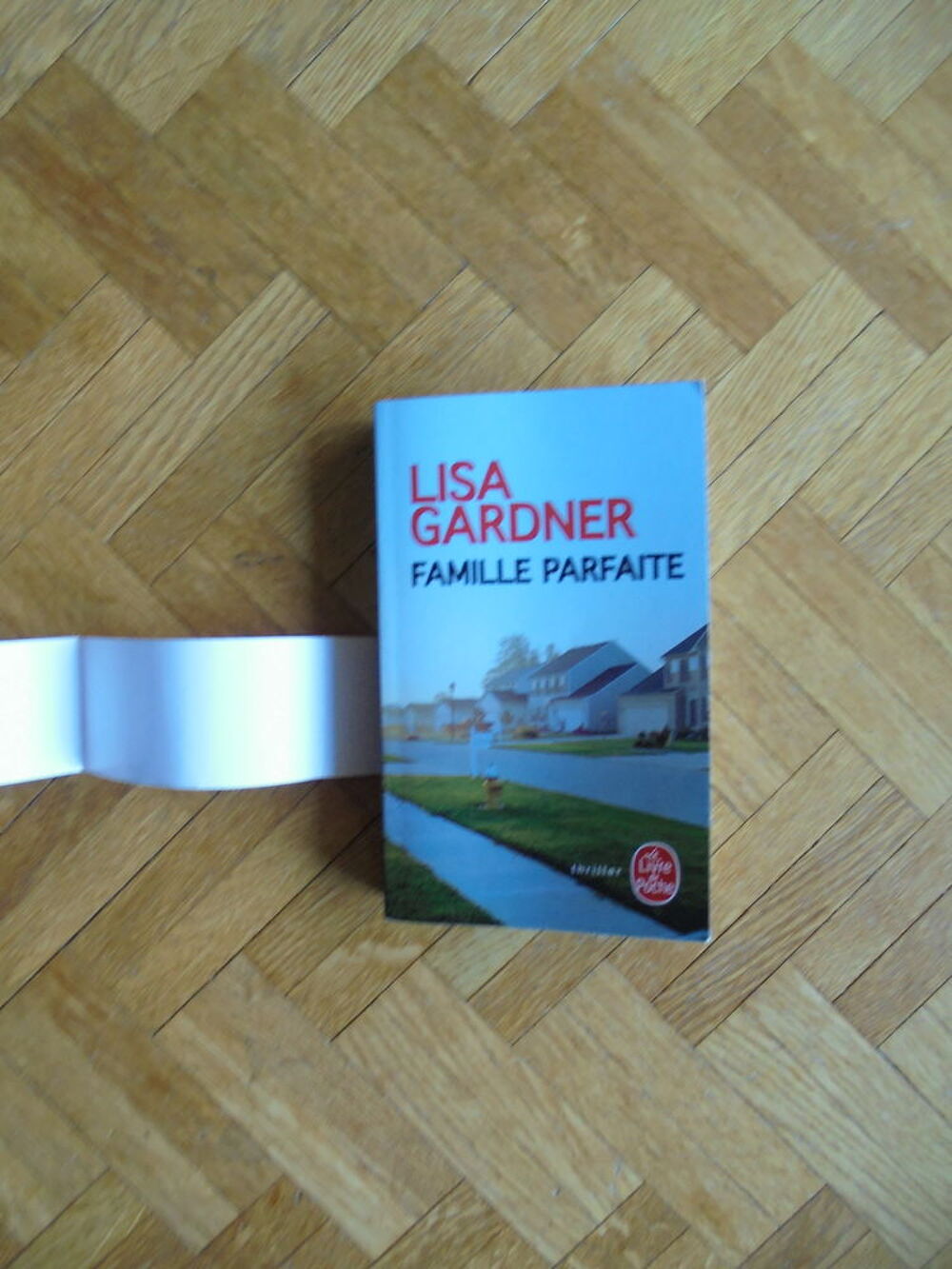 Famille parfaite (98) Livres et BD