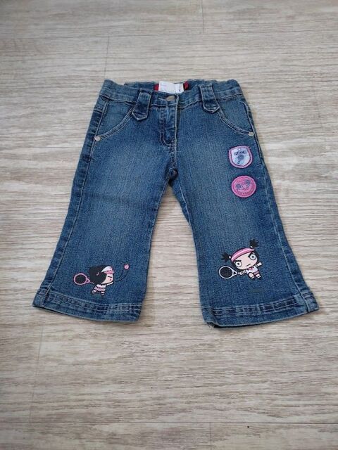 F 9 E (7) - 5 ans - Pantacourt en jean  Pucca  2 Paris 13 (75)