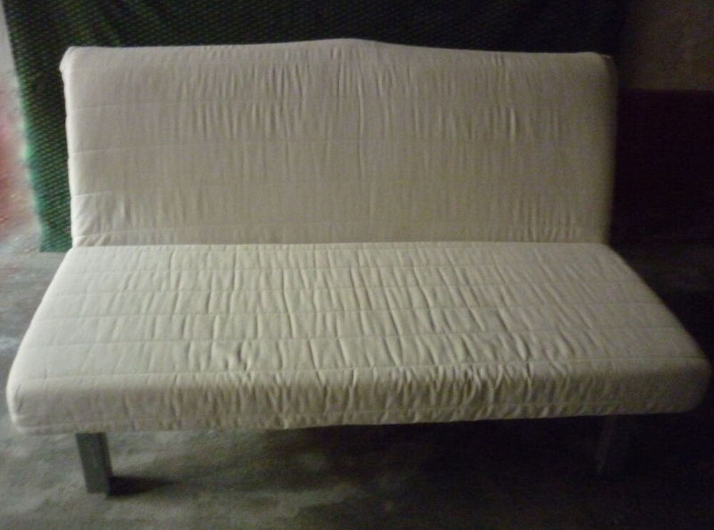Banquette / lit en 140 TBE. Meubles