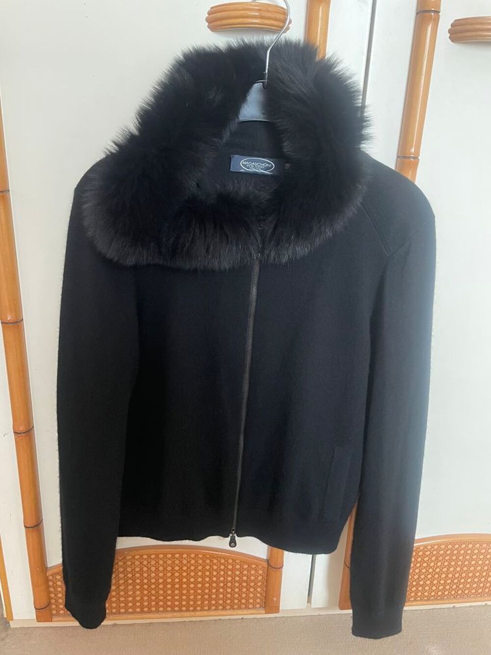 Magaschori NY cardigan zipp&eacute; noir &agrave; capuche cashmere ML 40 Vêtements