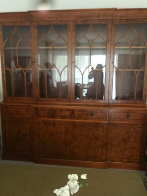 DON Biblioth�que vitr�e 2 corps loupe d'if Paris 15 (75)