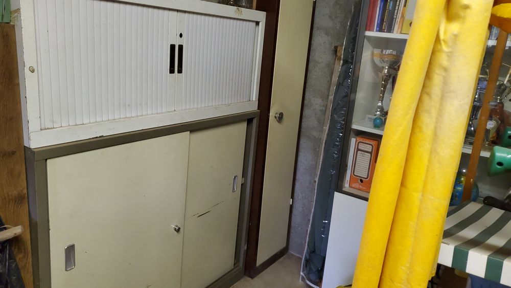 Lot de meubles m&eacute;talliques de bureau Meubles