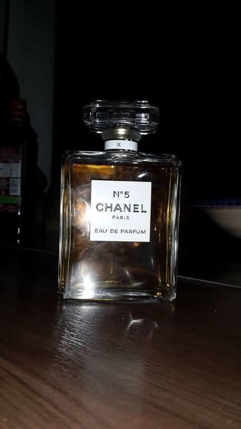 chanel N 5 eau de parfum 200 ml 110 Grenoble (38)