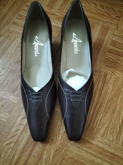 Escarpins marron fonc 30 Paris 18 (75)