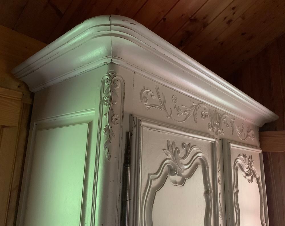 Armoire patin&eacute;e Meubles