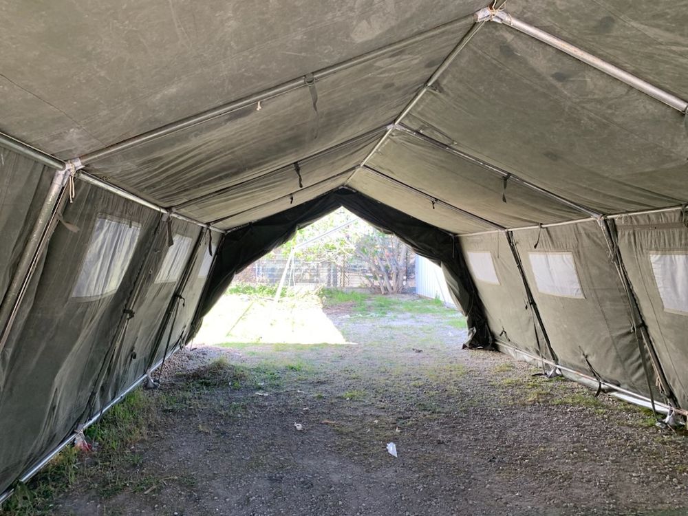 Grande tente militaire 55m2 Jardin