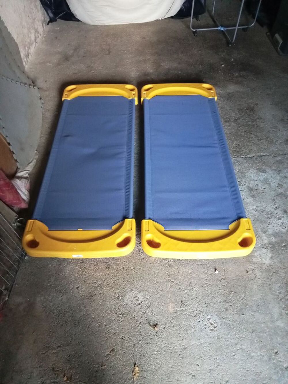 2 lits de sieste pour enfants Mobilier enfants