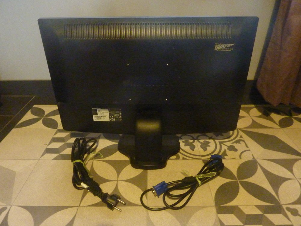 &Eacute;cran EMachines E230H 23 Pouces Matériel informatique