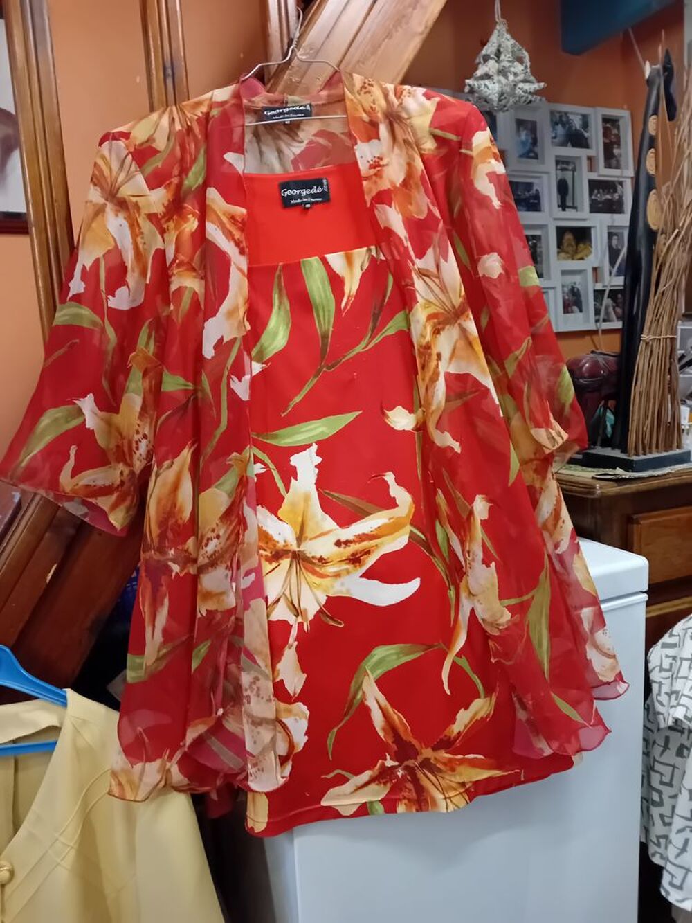 bel ensemble rouge pour petite personne ( 150 &agrave; 155 cm) Vêtements