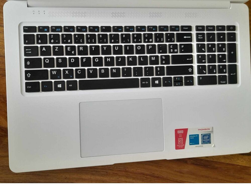 Ordinateur portable Thomson 17 pouces Blanc. Matériel informatique