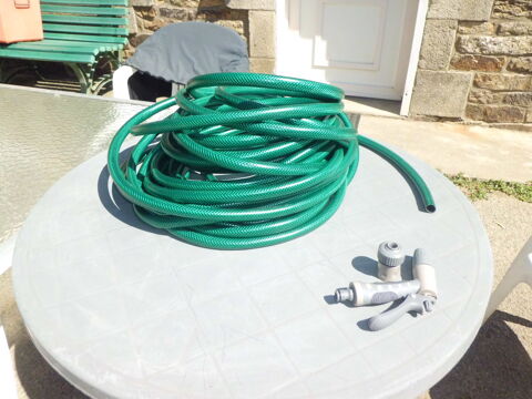  tuyau d'arrosage 25 m  + kit manette tout   neuf 24 Trdion (56)