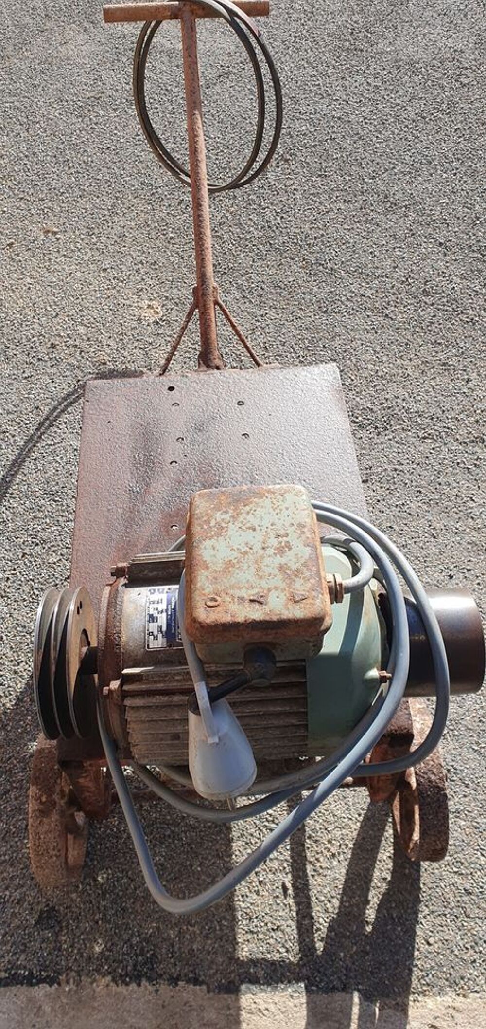 Moteur asynchrone triphas&eacute; 380v Bricolage