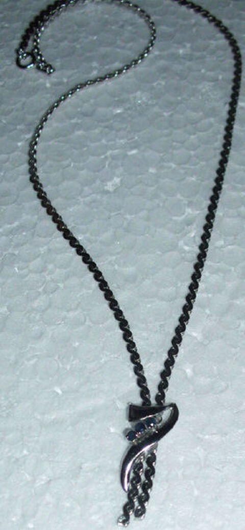 Collier Argent v�rit. avec 3 Saphirs 130 Antibes (06)