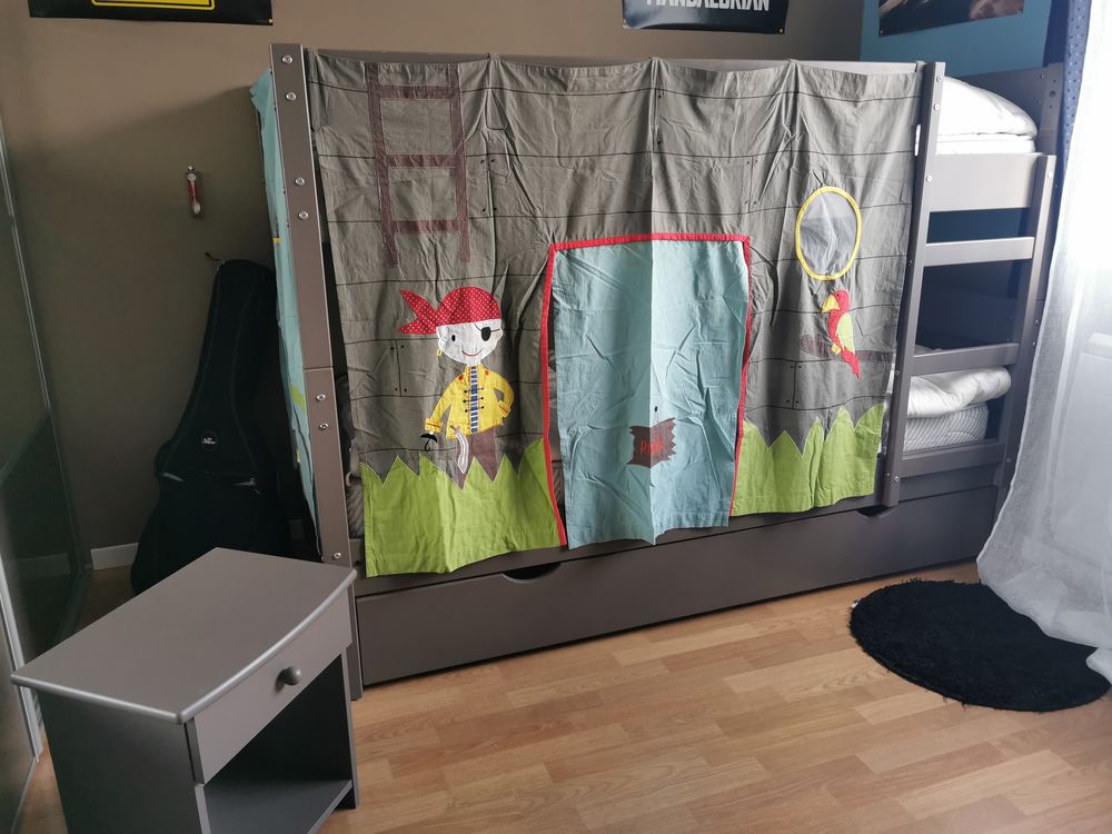 Lits superpos&eacute;s avec tiroir matelas chevet TBE 3 couchages Meubles