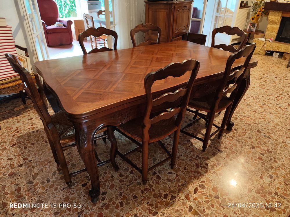 Table Proven&ccedil;ale en Noyer massif Meubles