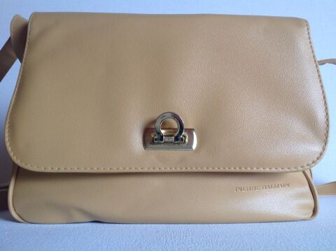 SAC À MAIN BEIGE PIERRE BALMAIN Envoi Possible
20 Trégunc (29)